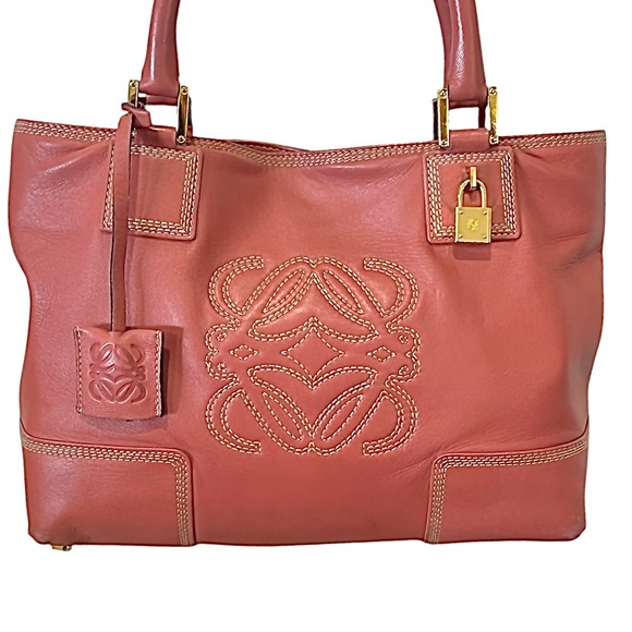 Loewe Lambskin Anagram Bag - Picture 4 of 12